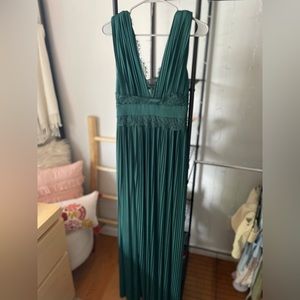 Womens evening gown size 6 deep green